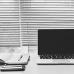 Serrande: Affrontare l'Emergenza in Ufficio con Prudenza e Professionalità